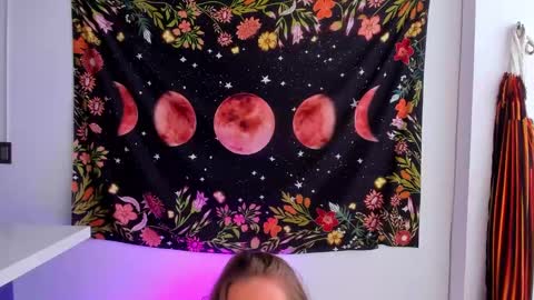 Snapshot of carriexwood chatting on 15, 1, 2025 Nia  online show from 15, 1, 2025