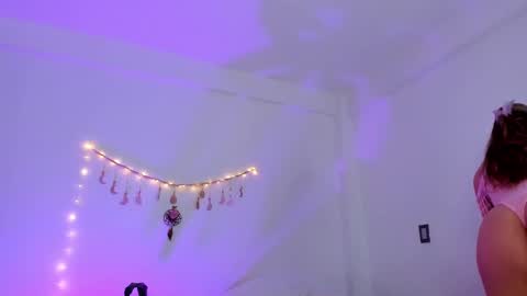 Snapshot of carriexwood chatting on 21, 1, 2025 Nia  online show from 21, 1, 2025