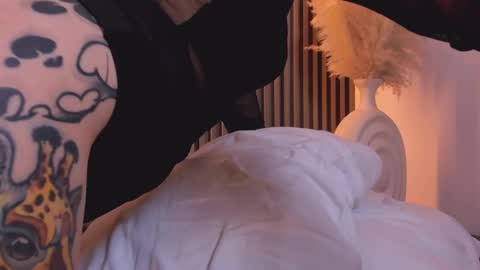 Snapshot of casandra_busting chatting on 24, 1, 2025 Casandra online show from 24, 1, 2025