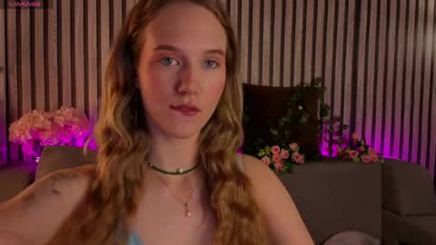 Snapshot of casey_sweeet chatting on 8, 5, 2026 Casey sweeet online show from 8, 5, 2026