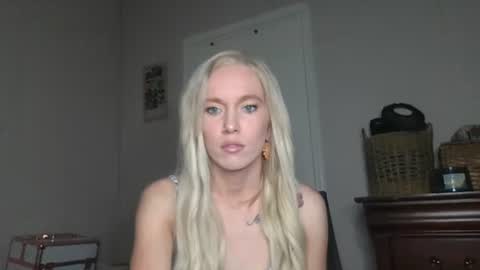 Snapshot of caseygirl6879 chatting on 30, 10, 2025 Casey Lakes online show from 30, 10, 2025