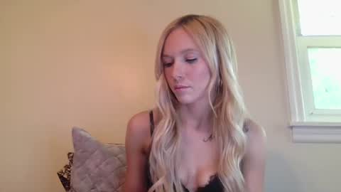 Snapshot of caseygirl6879 chatting on 12, 4, 2026 Casey Lakes online show from 12, 4, 2026