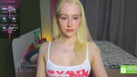 Snapshot of caseylabow chatting on 12, 4, 2026 My name is Casey... Nice to meet you I will be happy to have funthumbs up please its important online show from 12, 4, 2026