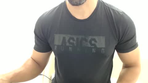 Snapshot of cashmastermuscle77 chatting on 31, 5, 2026 cashmastermuscle77 online show from 31, 5, 2026
