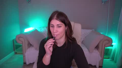 Snapshot of cassandragood chatting on 16, 11, 2025 Lena online show from 16, 11, 2025