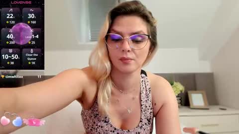 Snapshot of cassidyanne chatting on 11, 2, 2025 cassidyanne online show from 11, 2, 2025