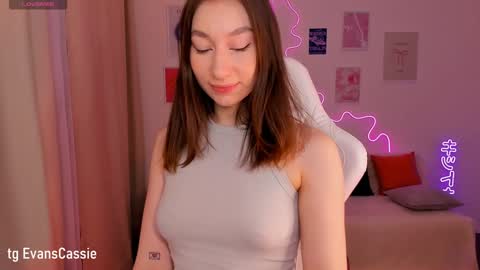 Snapshot of cassie_evansss chatting on 12, 1, 2025 Cassie online show from 12, 1, 2025