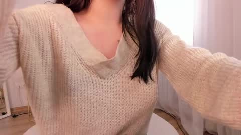 Snapshot of cassie_palmer chatting on 17, 4, 2026 Hello my name is Cassie and my friend Nilo is also here online show from 17, 4, 2026