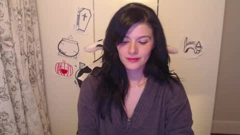 Snapshot of cassiealvarez chatting on 6, 10, 2025 cassiealvarez online show from 6, 10, 2025