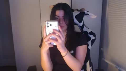 Snapshot of cassiealvarez chatting on 8, 7, 2026 cassiealvarez online show from 8, 7, 2026