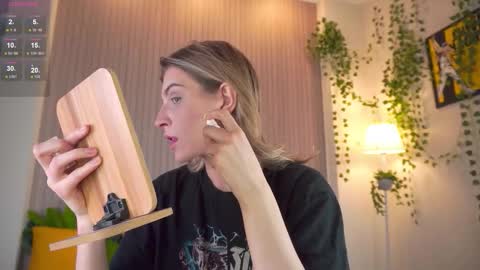 Snapshot of cassieholland chatting on 1, 3, 2026 Im Cassie3 online show from 1, 3, 2026