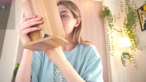 Snapshot of cassieholland chatting on 4, 3, 2026 Im Cassie3 online show from 4, 3, 2026