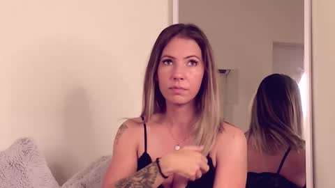 Snapshot of cassiemiles chatting on 15, 11, 2025 Cassi online show from 15, 11, 2025