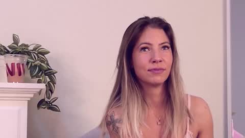 Snapshot of cassiemiles chatting on 18, 11, 2025 Cassi online show from 18, 11, 2025