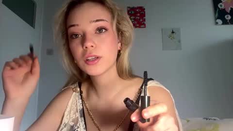 Snapshot of cassijent chatting on 8, 3, 2026 Olivia online show from 8, 3, 2026