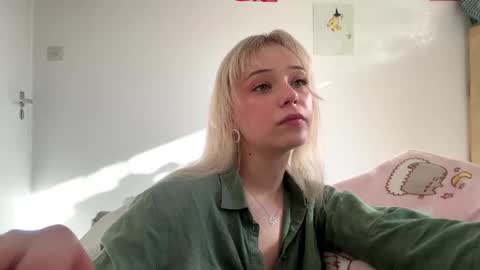 Snapshot of cassijent chatting on 18, 3, 2026 Olivia online show from 18, 3, 2026