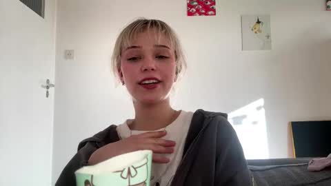 Snapshot of cassijent chatting on 31, 3, 2026 Olivia online show from 31, 3, 2026