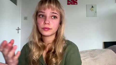 Snapshot of cassijent chatting on 1, 4, 2026 Olivia online show from 1, 4, 2026