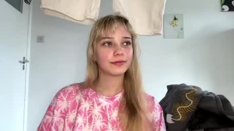 Snapshot of cassijent chatting on 2, 4, 2026 Olivia online show from 2, 4, 2026