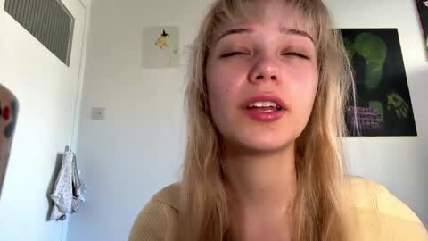 Snapshot of cassijent chatting on 22, 4, 2026 Olivia online show from 22, 4, 2026