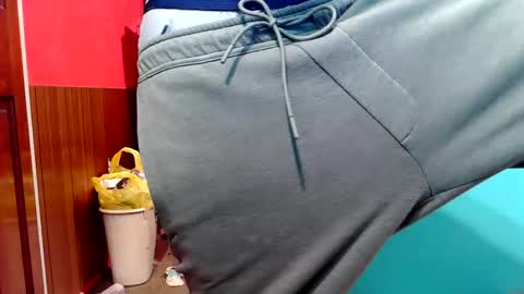 Snapshot of castration40 chatting on 18, 10, 2025 castration40 online show from 18, 10, 2025