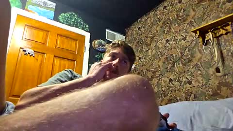 Snapshot of castration40 chatting on 17, 11, 2025 castration40 online show from 17, 11, 2025