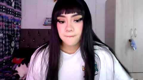 Snapshot of cat_mila_ chatting on 25, 3, 2026 Mila online show from 25, 3, 2026