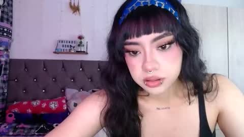 Snapshot of cat_mila_ chatting on 10, 4, 2026 Mila online show from 10, 4, 2026