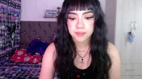 Snapshot of cat_mila_ chatting on 23, 4, 2026 Mila online show from 23, 4, 2026