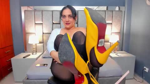 Snapshot of cata_joness chatting on 9, 9, 2025 Cata Joness My schedule 2200 - 0500 GMT -5 online show from 9, 9, 2025