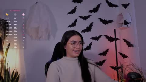 Snapshot of catalella_01 chatting on 22, 10, 2025 MACARENA online show from 22, 10, 2025