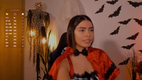 Snapshot of catalella_01 chatting on 26, 10, 2025 MACARENA online show from 26, 10, 2025