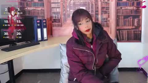 Snapshot of catalella_ar chatting on 5, 12, 2025 Queen Catalella online show from 5, 12, 2025