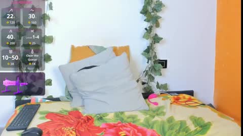 cataleya19__ online show from 8, 10, 2025