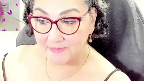 Snapshot of cataleya_mom_ chatting on 8, 4, 2026 cataleya online show from 8, 4, 2026