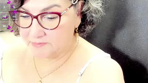 Snapshot of cataleya_mom_ chatting on 21, 4, 2026 cataleya online show from 21, 4, 2026