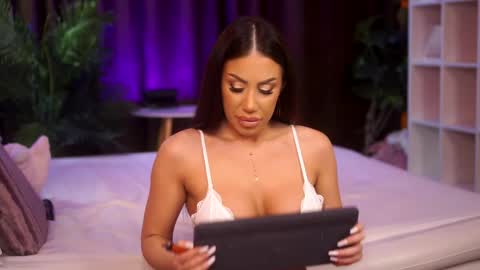 Snapshot of cataleyasyrene chatting on 2, 4, 2026 Cataleya online show from 2, 4, 2026