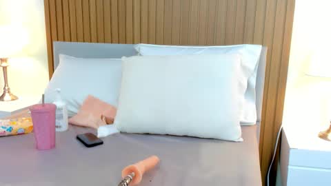 Snapshot of catalina_whore chatting on 21, 12, 2025 Catalina online show from 21, 12, 2025