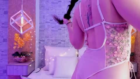 CatalinnaThompson online show from 16, 11, 2025