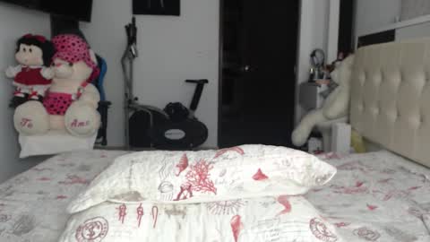 Snapshot of caterineloves chatting on 15, 1, 2026 katerine online show from 15, 1, 2026