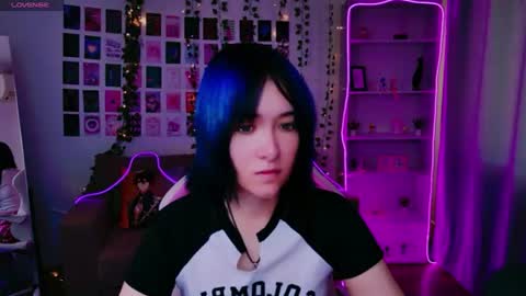 Snapshot of catharinejones chatting on 23, 7, 2026 KettieHi My name is Katie I love drawing and I can play the guitar. And love dancing online show from 23, 7, 2026
