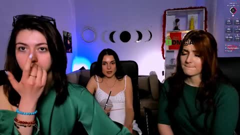 Snapshot of catherine_kitty chatting on 7, 4, 2026 Catherine online show from 7, 4, 2026