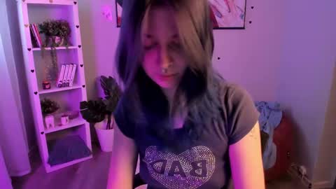 Snapshot of catherine_wine chatting on 27, 3, 2026 Catherine online show from 27, 3, 2026