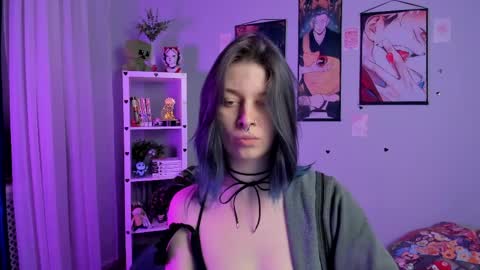 Snapshot of catherine_wine chatting on 8, 4, 2026 Catherine online show from 8, 4, 2026