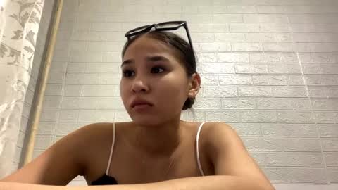 Snapshot of catherinepirs chatting on 28, 4, 2026 catherinepirs online show from 28, 4, 2026