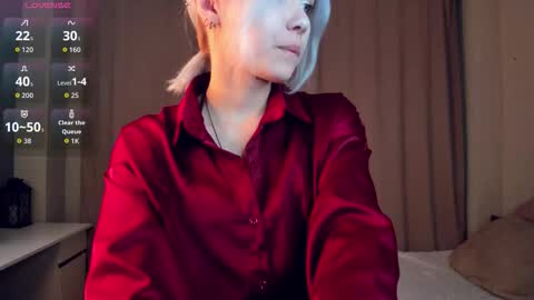 Mia online show from 4, 3, 2026