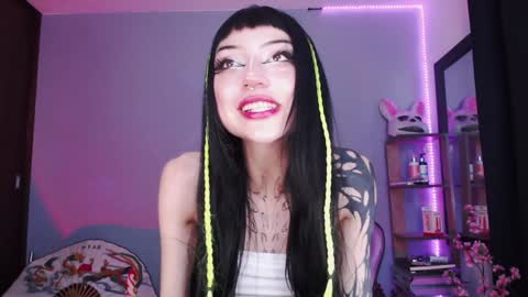 Snapshot of cati_petite chatting on 8, 2, 2025 Cati help me reach my goal of 100 thumbs up again 3 online show from 8, 2, 2025