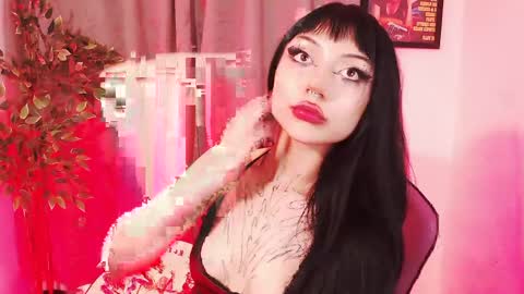 Snapshot of cati_petite chatting on 15, 4, 2026 Cati help me reach my goal of 100 thumbs up again 3 online show from 15, 4, 2026