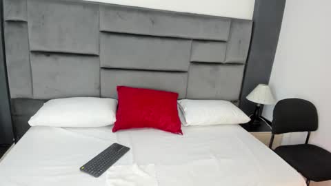 Snapshot of catleyasmith chatting on 16, 12, 2025 Catleya online show from 16, 12, 2025