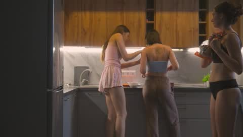 Snapshot of catolinanight chatting on 19, 10, 2025 catolinanight online show from 19, 10, 2025